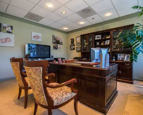 怀孕了能涂指甲油吗